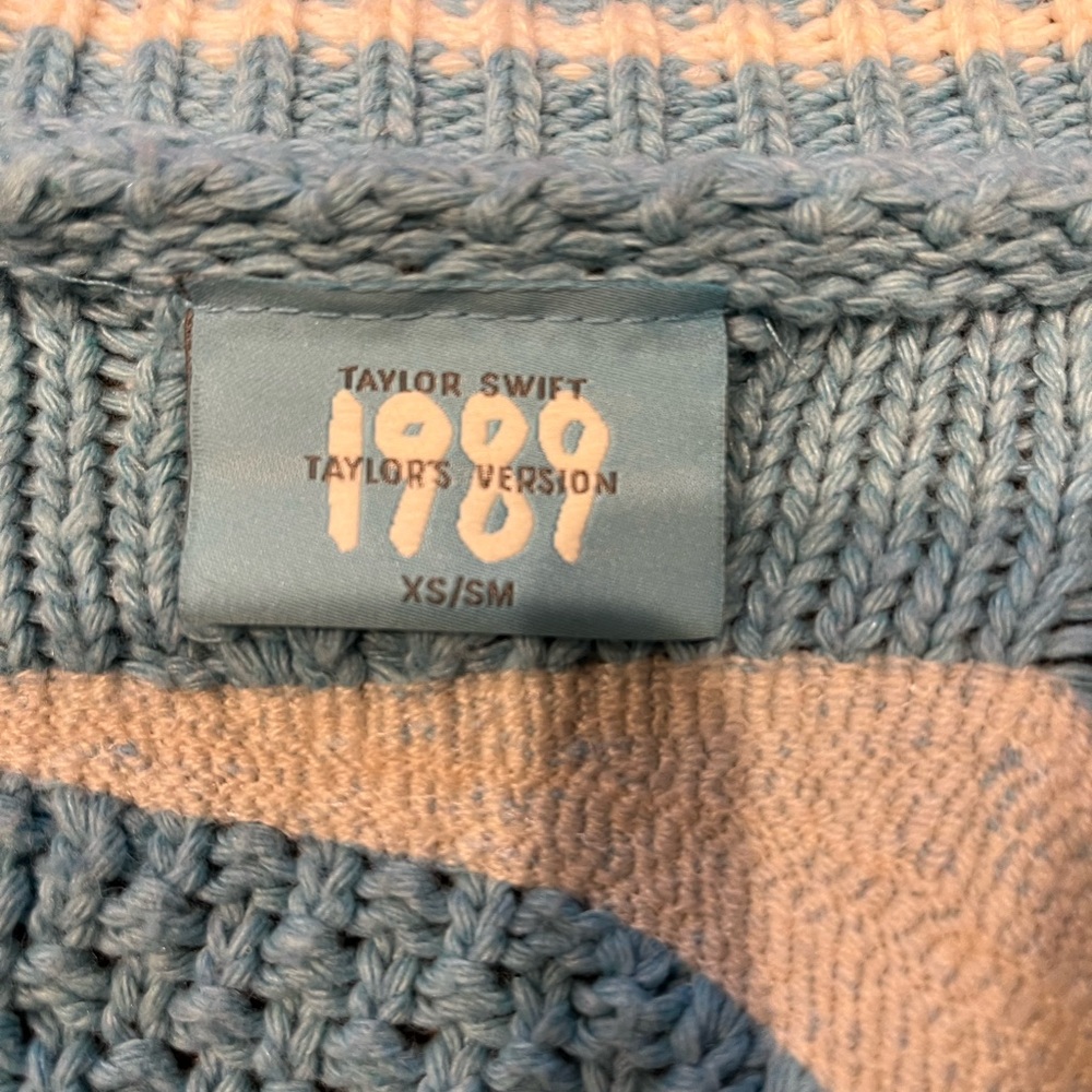 Taylor Swift 1989 Sweater - Light Blue and Beige